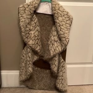 Vest, soft and fuzzy size m